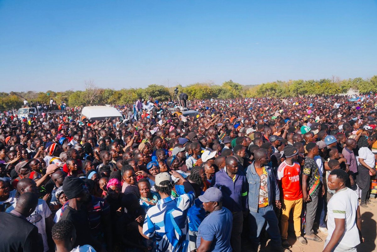ZambianObserver's tweet photo. HAPPENING NOW: Petauke awaits the arrival of Brian Mundubile and Makebi Zulu
📸Bernard Kamba https://t.co/ajv80eg0bR