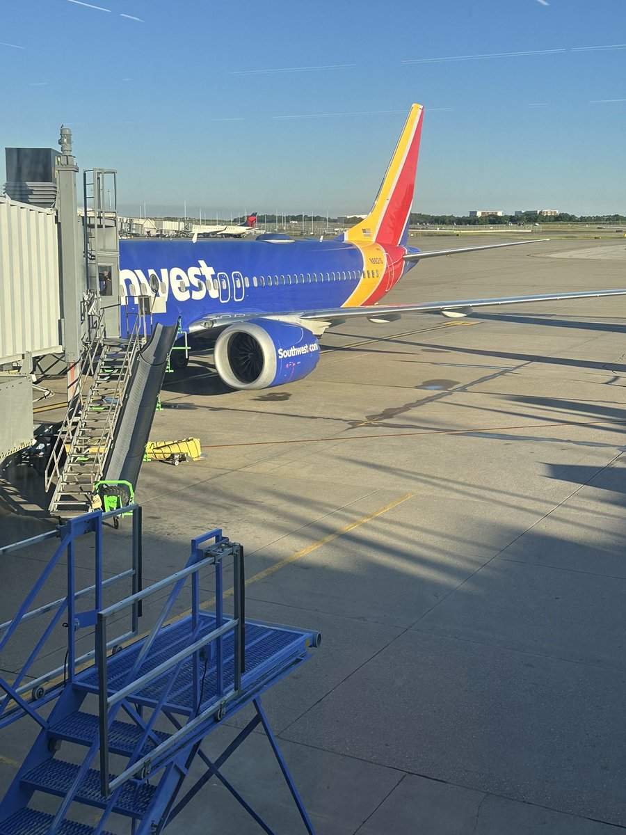 BenGermanButter's tweet photo. On my way to Vegas for Collect A Con. Hope to see some Twitter homies there. https://t.co/kB5cvrpfG2