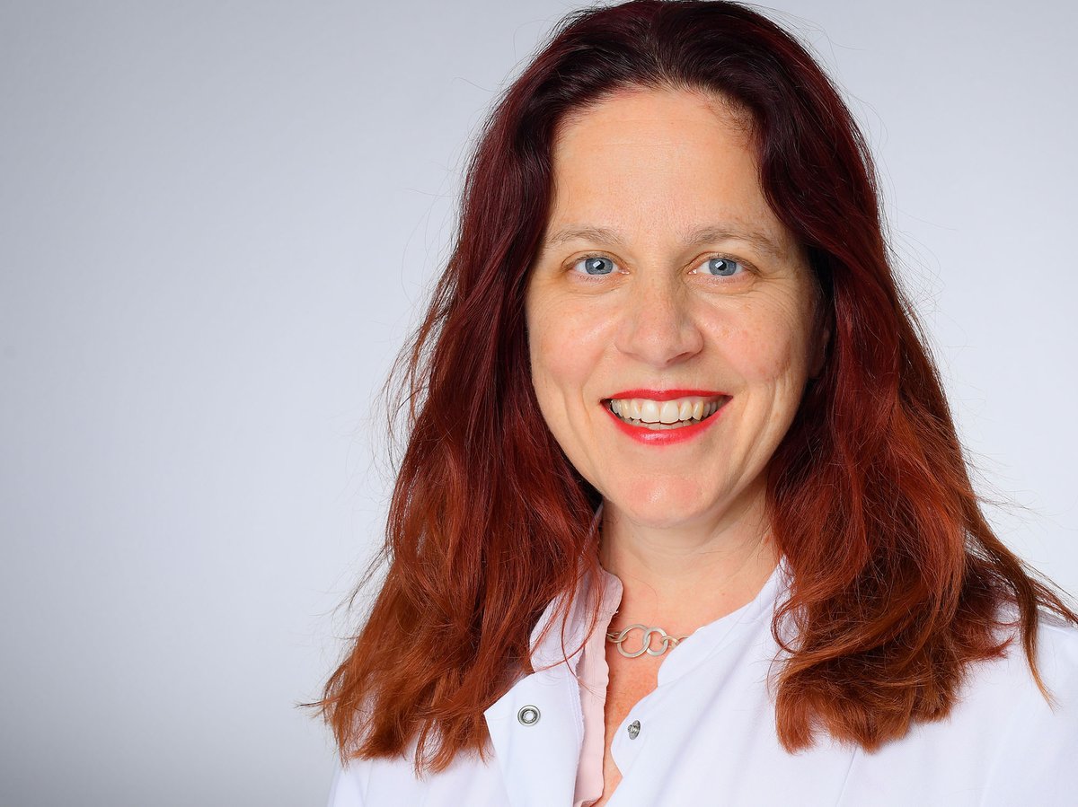 UKKoeln's tweet photo. 🦟 Von der Tigermücke bis zur KI im Kampf gegen Infektionen: Prof. Dr. Norma Jung von der #Uniklinik #Köln spricht im WDR über aktuelle Herausforderungen der Infektiologie. Außerdem Thema: Der größte deutschsprachige Infektionskongress tagt in Köln. https://t.co/fS1aumUoD3 https://t.co/NRdhY0irCh