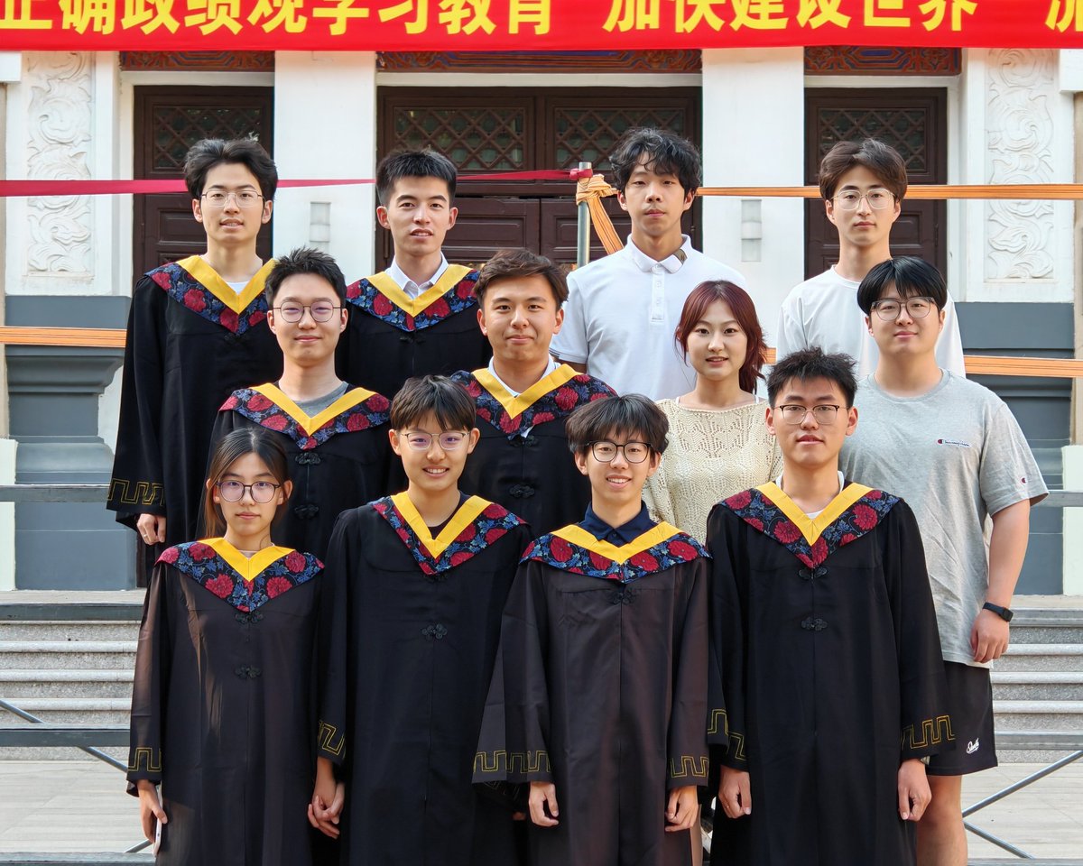 CGTNVC1's tweet photo. 敬我们四年来共同的美好青春❤️毕业快乐🎓
私たちの大学の4年間にさよなら❤️卒業おめでとう🎓
Farewell to our wonderful days and nights together ❤️ Happy graduation 🎓
Біздің университеттегі төрт жылымызға қош айтамыз❤️бітіру мерекеңізбен🎓 https://t.co/4hbrCoHT0l