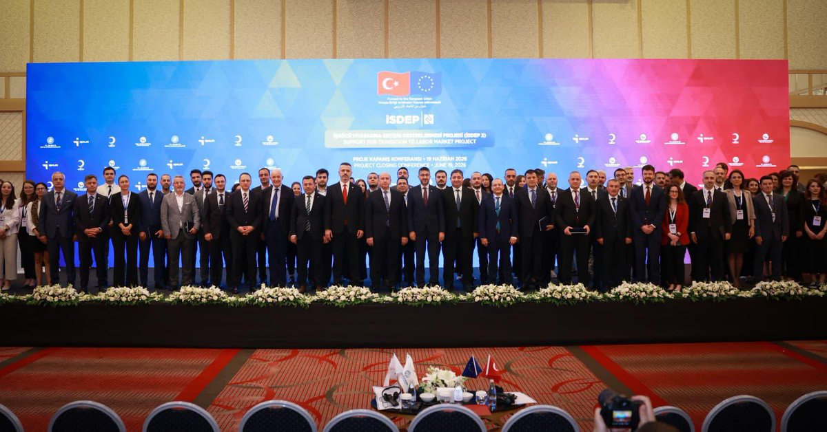 TurkiyeIsKurumu's tweet photo. Çalışma ve Sosyal Güvenlik Bakanlığımız, Kurumumuz, Dünya Bankası ve Türk Kızılayı iş birliğinde yürütülen İşgücü Piyasasına Geçişin Desteklenmesi Projesi (İSDEP2) Kapanış Konferansı, Çalışma ve Sosyal Güvenlik Bakan Yardımcımız Prof. Dr. Lutfihak Alpkan’ın açılış konuşmasıyla başladı. Genel Müdür Yardımcılarımız İbrahim Oğuzhan Yıldırım ve Mustafa Işık’ın katılımlarıyla gerçekleştirilen konferansta, proje kapsamında işgücü piyasasına erişimin desteklenmesine yönelik gerçekleştirilen faaliyetler, elde edilen çıktılar ve proje süresince kazanılan deneyimler kapsamlı şekilde değerlendirildi.