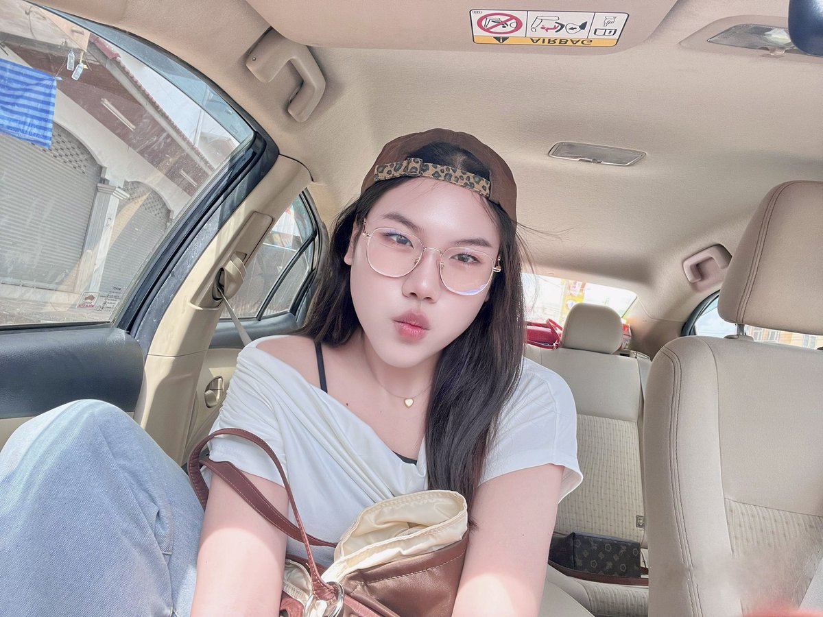 Bellly45's tweet photo. ถ้าหนูเป็นตุ๊กตาหน้ารถ พี่จะทำอะไรดีคะ🧸🍑💦 #กาญจนบุรี https://t.co/BfGGkI0YB3