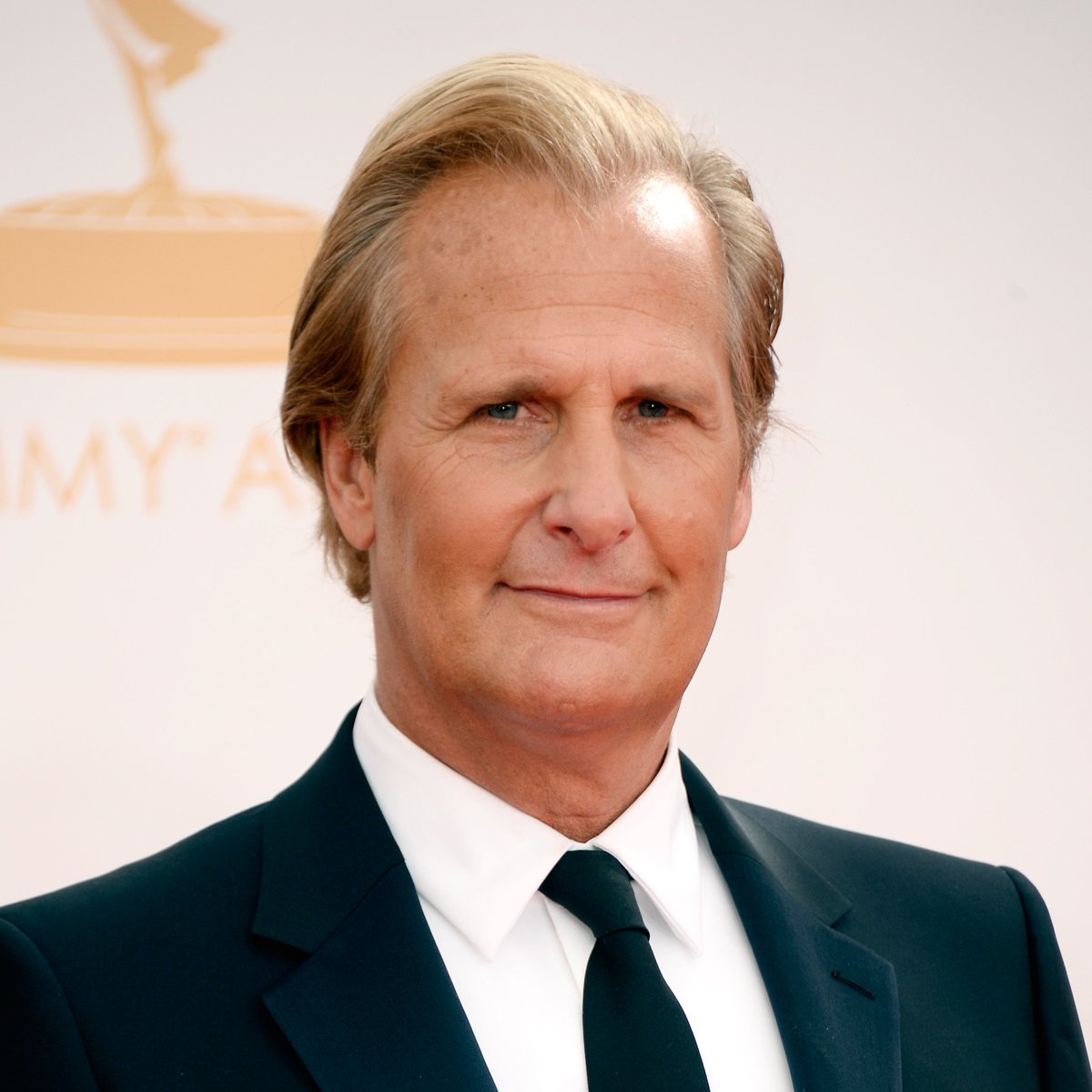 DEADLINE's tweet photo. EXCLUSIVE: Two-time Emmy winner Jeff Daniels is joining previously cast Oscar winner Brendan Fraser in the cosmic sci-fi thriller 'Starman.'

Emmy-winning filmmaker Josh Wakely, who is writing and directing, will roll cameras this summer

More details here: https://t.co/RYYPNj6U91
