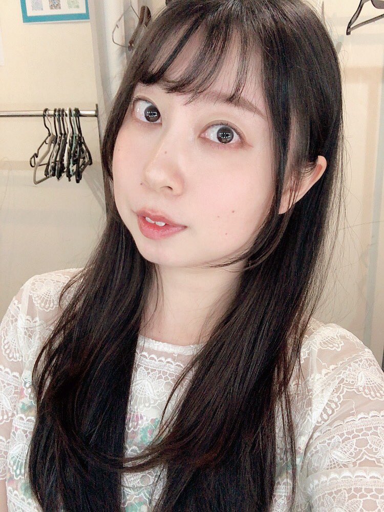 39komari39's tweet photo. なまばっふる公開生放送ありがとうございました！
実は今日ゆうちゃんが来てくれていました！！久しぶりに会えて嬉しかったー！！

カエルのキャラクターの絵は意外と難しかったですね…🐸
次回のなまばっふるは7/17(金)🌟 https://t.co/4RzEtim9Ci