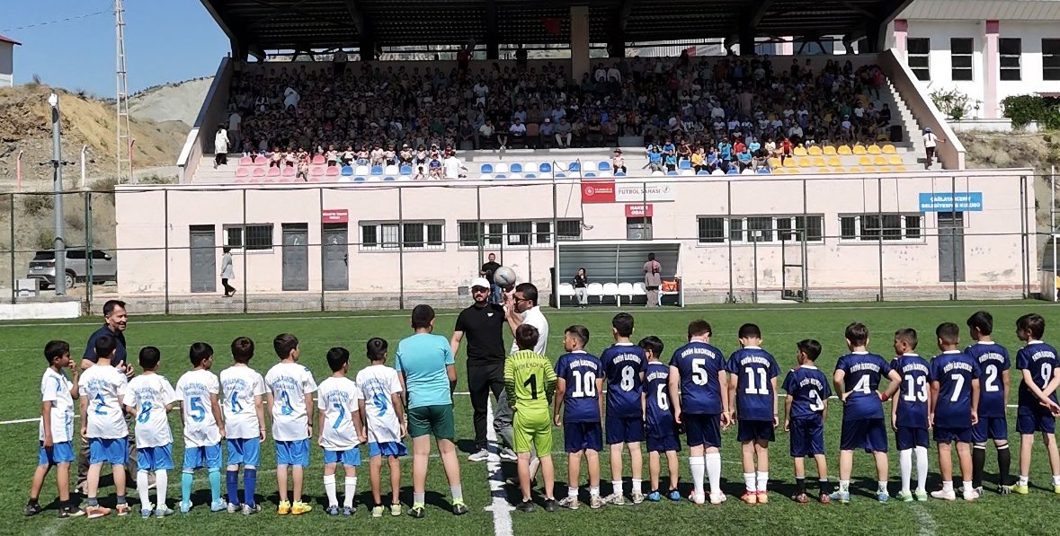 ceritmem46's tweet photo. İlçemizde gerçekleştirilen İlkokullar Arası Erkekler Futbol Turnuvası, centilmence mücadelelere ve büyük heyecana sahne olan karşılaşmaların ardından sona ermiştir. https://t.co/YoF6B6vtaG