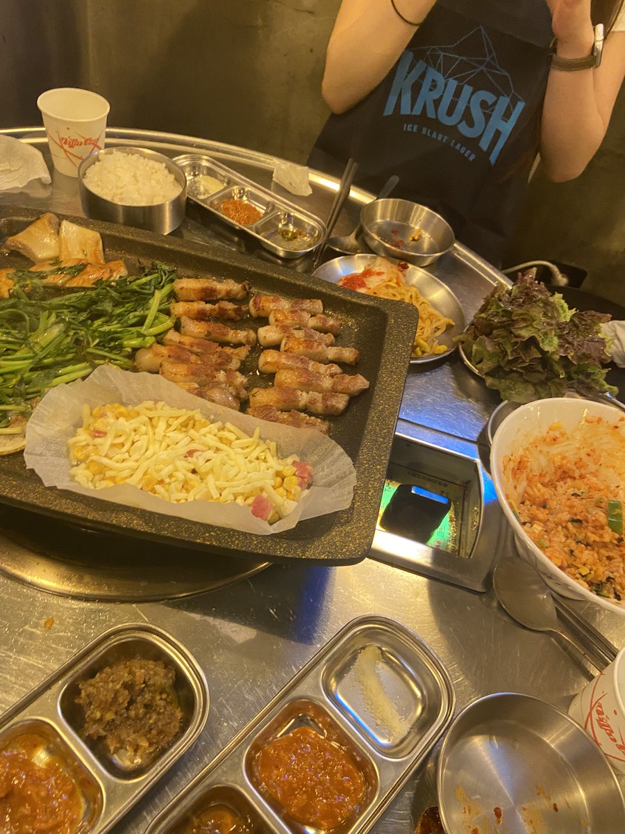 dorexiaw's tweet photo. omad입니다 I don’t think it was a lot of food https://t.co/13JHTodj8p