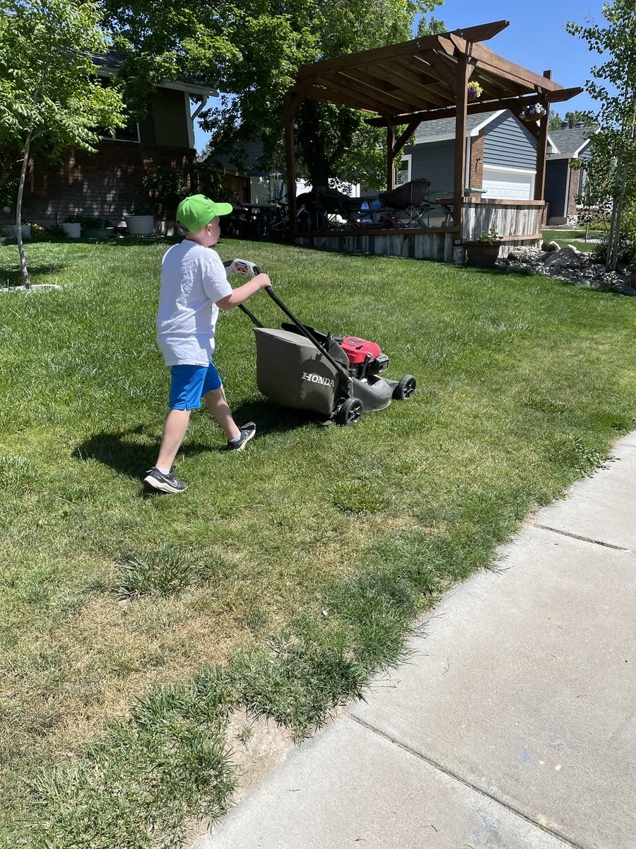 iamrodneysmith's tweet photo. Ammon of Pocatello, ID who is taking part in our 50 yard  challenge has submitted his 10th lawn. It was for a hero , a first responder . He now moves to his orange shirt . https://t.co/FiC94Izc8P