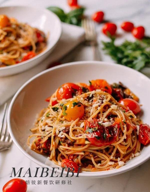Inna75825667's tweet photo. Just finished a cozy weeknight dinner: creamy garlic pasta tossed with fresh basil and cherry tomatoes  Perfect way to wind down after a long day! https://t.co/IFvq6dM1nu