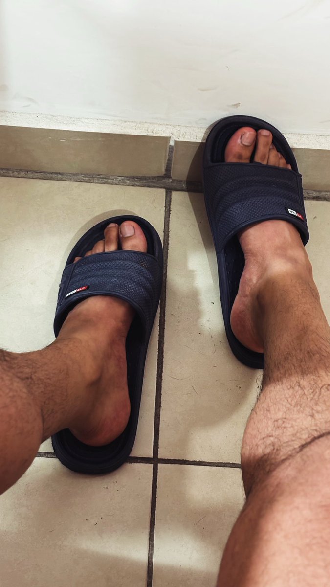 moy_239's tweet photo. Buenos días #patas #pies #hombres #fetiche #contenido https://t.co/yhjzfj9wfz