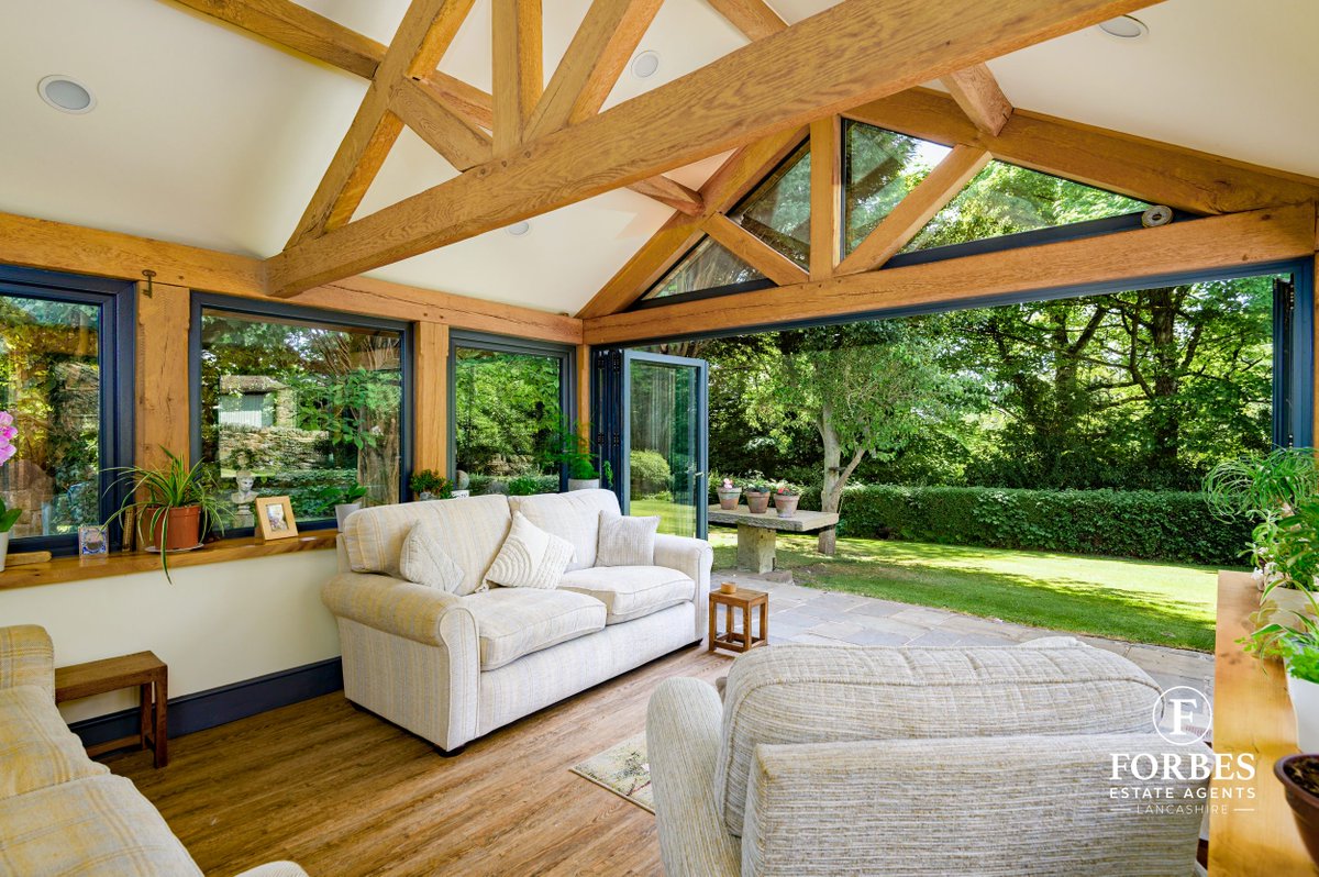 ForbesEstate's tweet photo. 💥 Character Property Alert! - Hill Park Cottage, Hill Top Lane, Whittle-le-Woods.
🏡 Offering a relaxed and picturesque lifestyle, Hill Park Cottage is a charming stone-built Georgian residence dating back to circa 1803, set within approximately ¾ of an acre. https://t.co/dlw9xLeWWQ