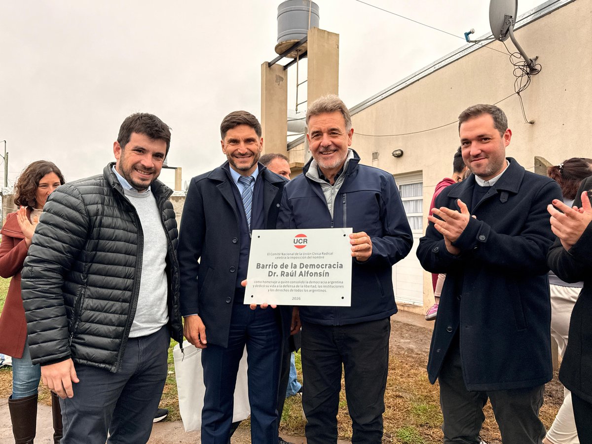 UCRNacional's tweet photo. Nuestro presidente, @leonelchiarella, participó de la inauguración del Barrio de la Democracia Raúl Alfonsín en Firmat, provincia de Santa Fe junto al gobernador, @maxipullaro, el intendente, Leonel Maximino, y el nieto del Padre de la democracia, Francisco Alfonsín. https://t.co/v1WDXPVhSh