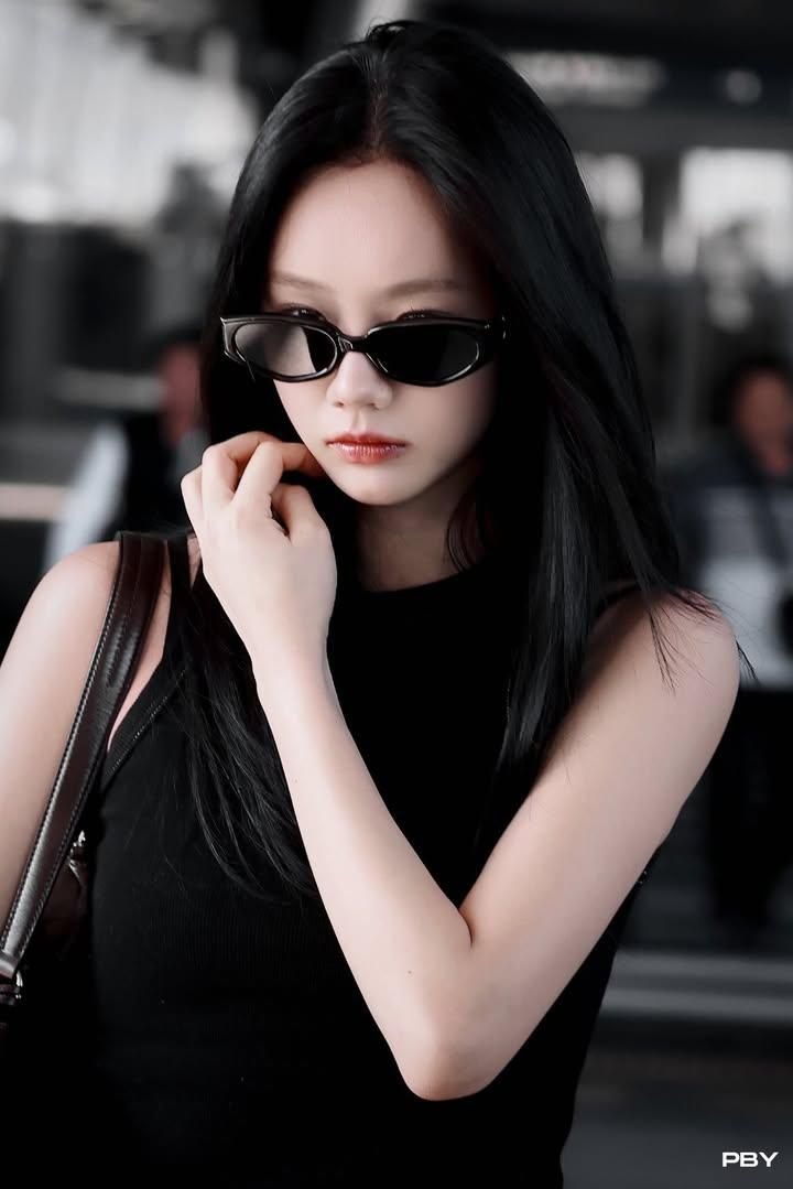 yuanosaurio's tweet photo. ㅤ
𝗿𝗽 𝗮𝗰𝗰𝗼𝘂𝗻𝘁.     𝟷𝟿𝟿𝟻.    𝖼𝗈𝗋𝖾𝖺 𝖽𝖾𝗅 𝗌𝗎𝗋.   ²⁰²⁶
‹   𝘆𝘂𝘆𝘂's  https://t.co/B0FOeSnPij⠀›﹕ 𝚈𝚄𝚈𝚄-𝒔𝒊𝒆𝒏𝒅𝒐𝒀𝒖𝒚𝒖

... 💬 ﹕      Es Viernes y hoy pagan. Veamos en qué estupideces terminaré gastando mi dinero.— [ ✨ ]
ㅤ https://t.co/9ormrWdflU