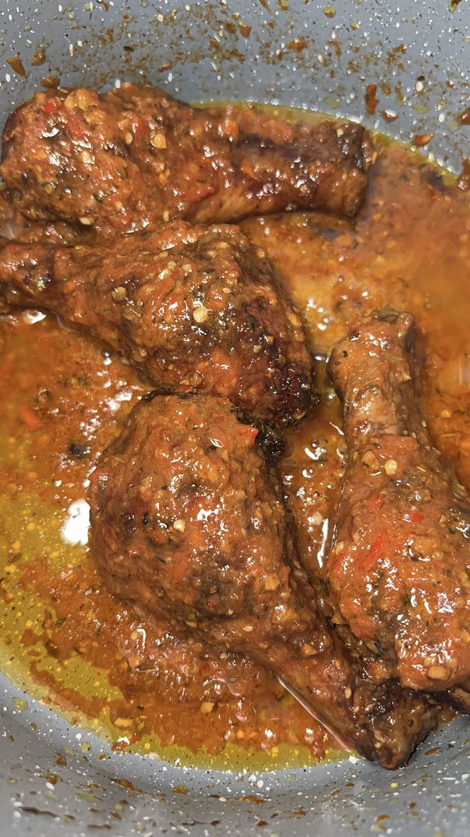 sholss__'s tweet photo. Peppered chicken is one of the best ways to eat chicken. Agreed?🤭 https://t.co/vzPVU8ZOw4