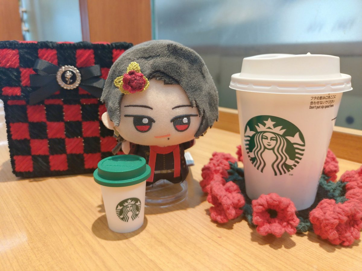 hazunyancafe's tweet photo. フォロワー様がたのところに、ちびぬいの蜂須賀さんは顕現されておりませんでしょうか。
お箱が可愛くなりそうなので、ちょっと撮影にご協力いただきたく。
うちのちび清お気に入りのこちらの窓付きのお箱なのですけれど。 https://t.co/kHHnpQ65MK