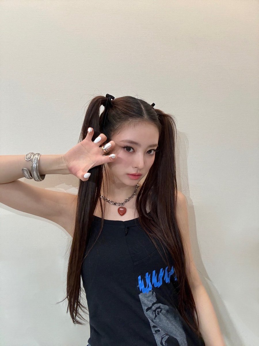 ꕤ tweet media