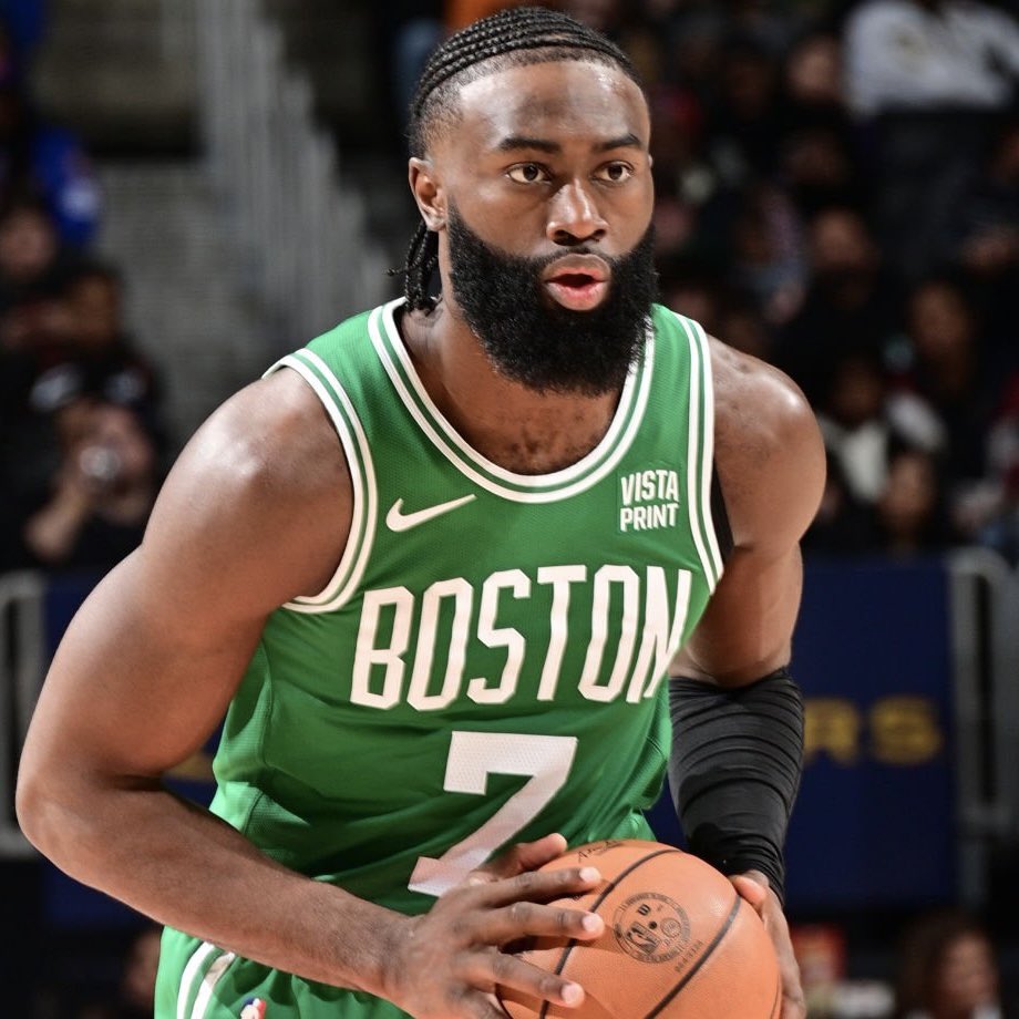 PolymarketHoops's tweet photo. The Bucks want the Celtics to add up to 3 future firsts (!!) in the deal on top of Jaylen Brown, per @sam_amick.

What in the world… 🤯 https://t.co/8d9dOvc1Za
