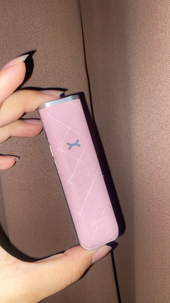 mintandchococ's tweet photo. WTS want to sell

preloved pemakaian pribadi
OXVA XLIM GO PINK
batangan yaa no box, kabel, dan lanyard
bisa oyen

120k nego
#wts https://t.co/mhTaXVp1UR