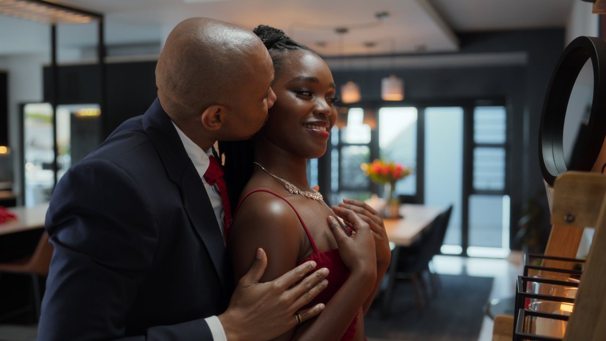 africanize_'s tweet photo. QUE REVIRAVOLTA!🇿🇦🤯A produção sul-africana "O Polígamo" se tornou uma das séries mais assistidas da Netflix! https://t.co/gYp5fofwVs