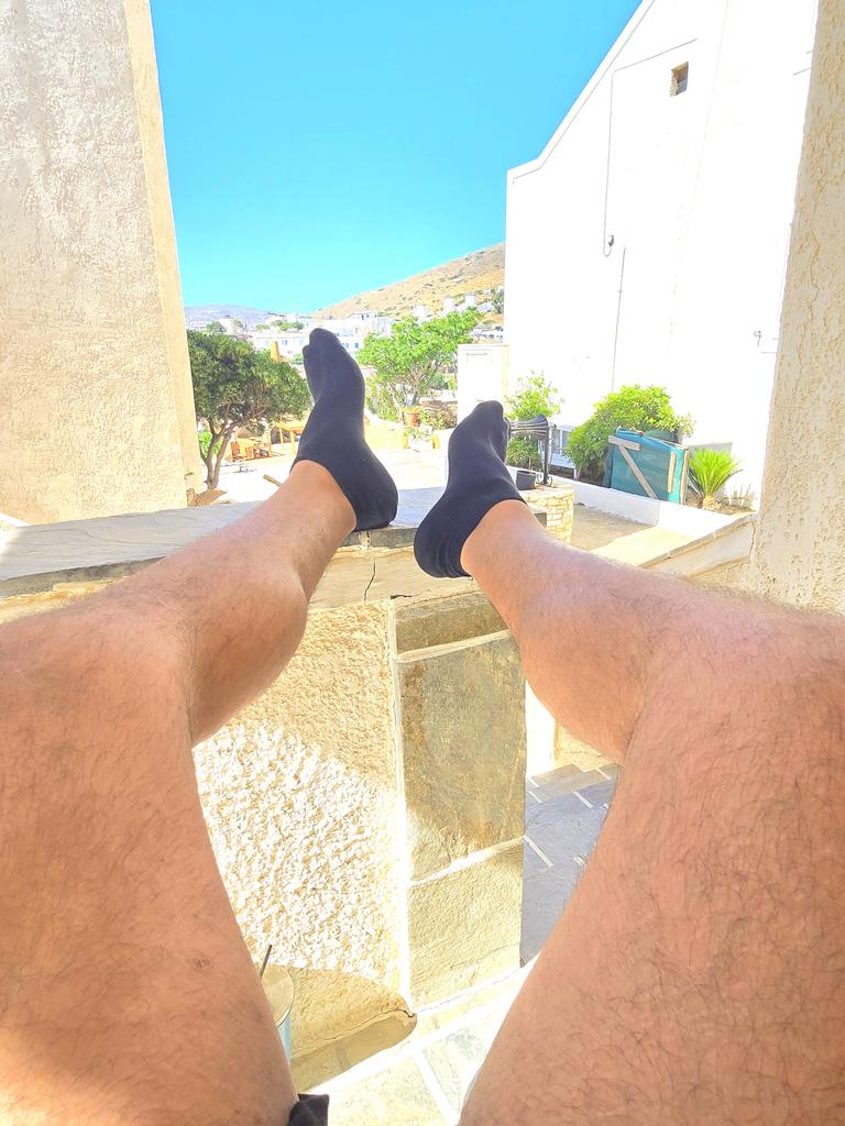 boy_gypsyTop's tweet photo. Γλείψε πόδια να χαλαρώσω! 💦🦶 https://t.co/E36CIbk6JG