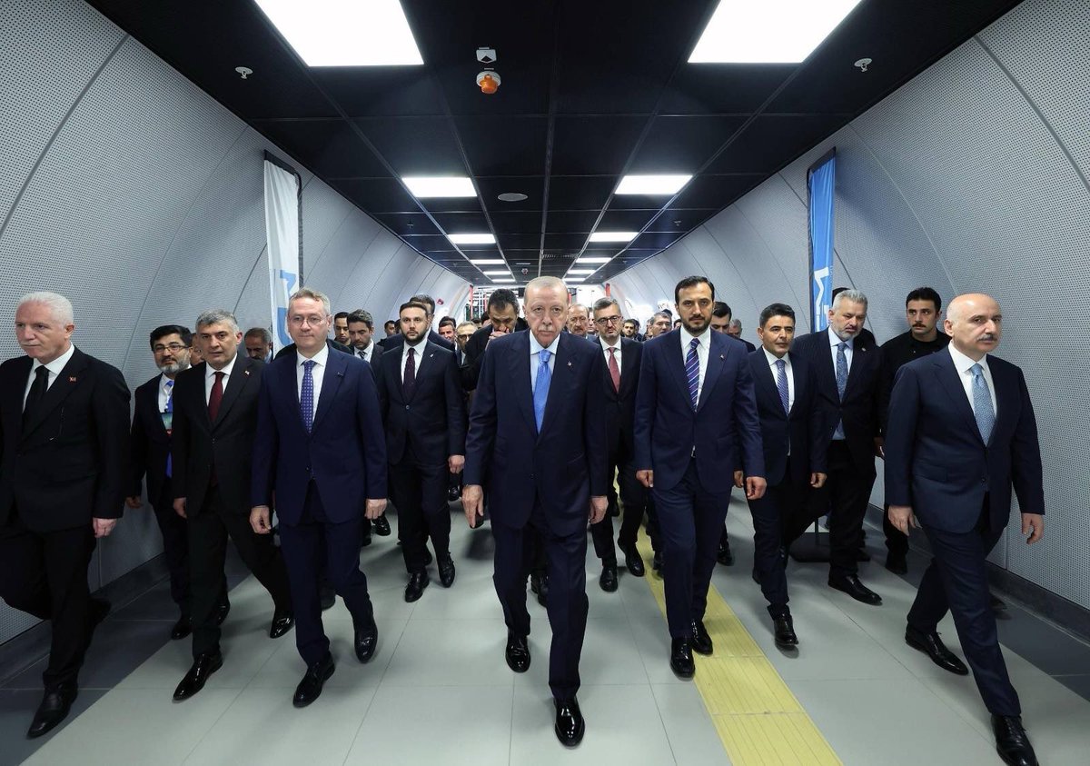 akpartibasakseh's tweet photo. Cumhurbaşkanımız Sayın Recep Tayyip Erdoğan’ın teşrifleriyle, Başakşehirimizde Halkalı–İstanbul Havalimanı Metro Hattı’nın (Halkalı–Arnavutköy kesimi) açılışını büyük bir coşku ve yoğun katılımla gerçekleştirdik.

Türkiye Yüzyılı vizyonuyla; ulaşımda konforu, hızı ve erişilebilirliği artıran eserleri milletimizin hizmetine sunmaya devam ediyoruz.

Başakşehirimize, İstanbul’umuza ve aziz milletimize hayırlı olsun. 🇹🇷🚇

@RTErdogan 

#TürkiyeYüzyılı #Başakşehir #İstanbulHavalimanıMetroHattı