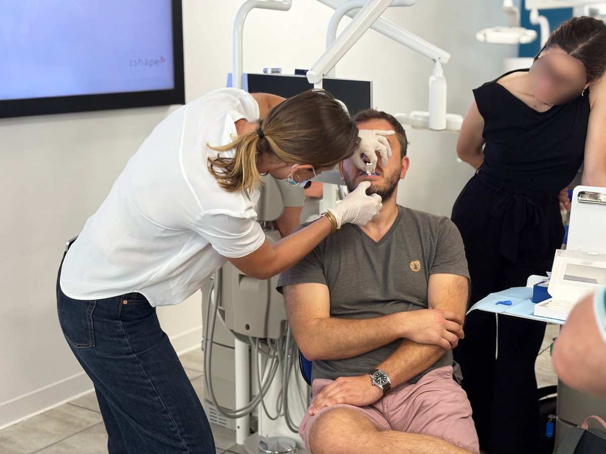 OdontoUNICA's tweet photo. Session intensive aujourd’hui à notre A.E.U L’orthèse d’avancée mandibulaire pour la prise en charge du SAHOS et des ronflements pour permettre aux chirurgiens-dentistes de maîtriser l'évaluation et le traitement des troubles du sommeil.

Les partages d'expériences cliniques et les ateliers techniques ont offert aux participants une vision globale et pratique de cette discipline en plein essor. 

Félicitations aux nouveaux formés et un grand merci à nos partenaires RESMED, SOMNOMED et PANTHERA DENTAL.