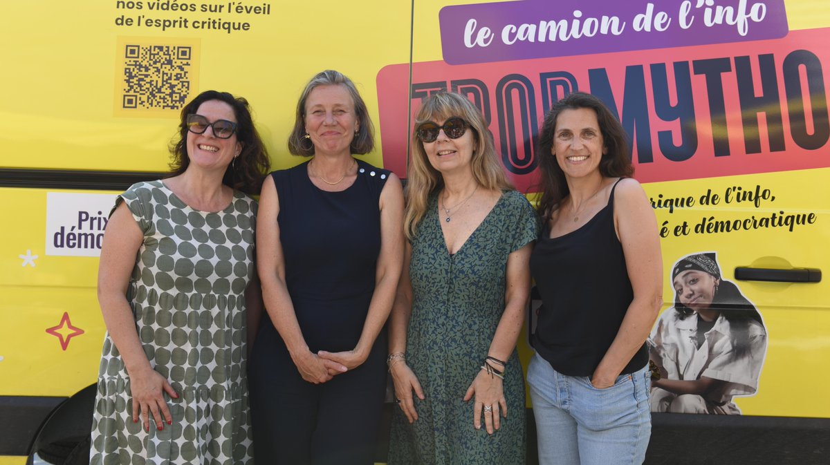 OrangeBretagne's tweet photo. Partenariat @orange_france et le groupe Sipa @ouestfrance.

🏆Retour sur le prix de la démocratie 2026 et la remise du prix spécial "désinfox," à l’association "Lumières sur l'info" pour son action contre la désinformation et pour l'éducation aux médias, par @levugaelle. https://t.co/bg6n4JcC7C