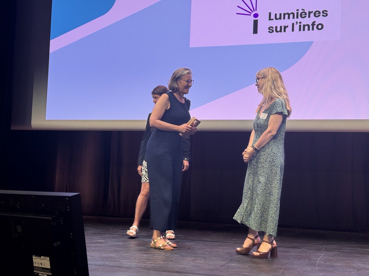 OrangeBretagne's tweet photo. Partenariat @orange_france et le groupe Sipa @ouestfrance.

🏆Retour sur le prix de la démocratie 2026 et la remise du prix spécial "désinfox," à l’association "Lumières sur l'info" pour son action contre la désinformation et pour l'éducation aux médias, par @levugaelle. https://t.co/bg6n4JcC7C