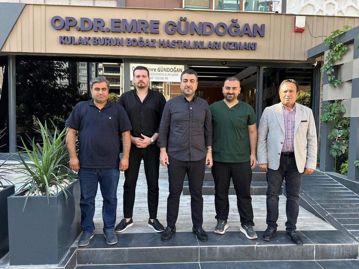 Karakopruak's tweet photo. Başkanımız Sn. Av. Orhan Çelik ve Başkan Yardımcılarımızla birlikte, Kulak Burun Boğaz Hastalıkları Uzmanı Op. Dr. Emre Gündoğan’ı ziyaret ettik.
Sağlık alanında fedakârca görev yapan hekimlerimiz, toplumumuzun en kıymetli emanetlerinden biridir. Nazik misafirperverlikleri için Sayın Gündoğan’a teşekkür ediyor, çalışmalarında başarılar diliyoruz.
@RTErdogan @bybekirbozdag @abuyukgumus @hakanaksu058 @farukaytek @milhamigunbegi @avorhancelik