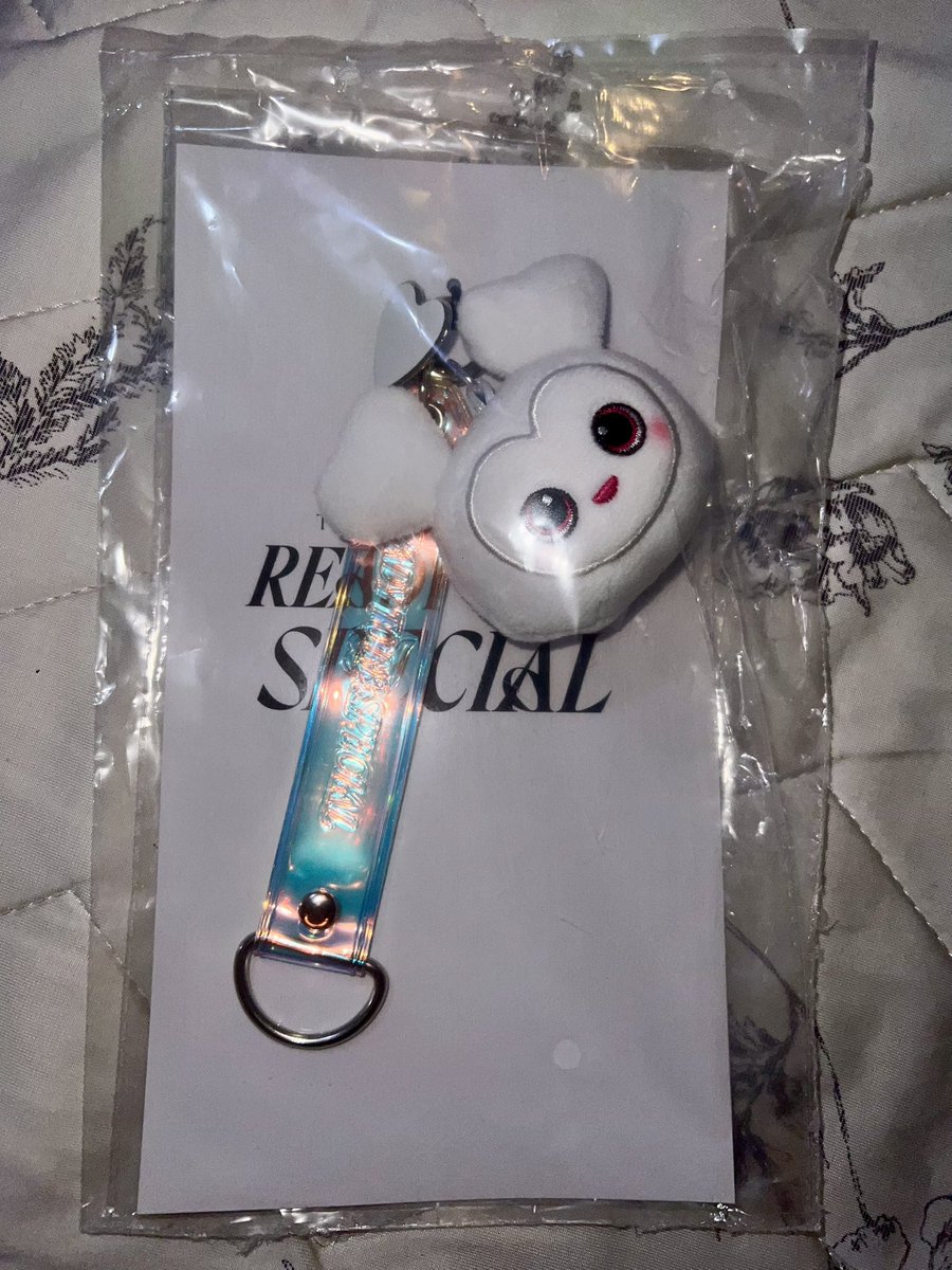 taecbabo's tweet photo. wts lfb ph 

TWICE DAVELY CANDYBONG COVER - ₱1,700

 TWICE BABY DAVELY PHONE CHARM STRAP - ₱ 1,500

🤍 BUNDLE PRICE - ₱3,000 🤍

- price still nego
- on hand ready to ship
- mod: lalamove / j&amp;t
- loc: tondo, manila

t. twice laburi lovely https://t.co/ndpOmBQYUO