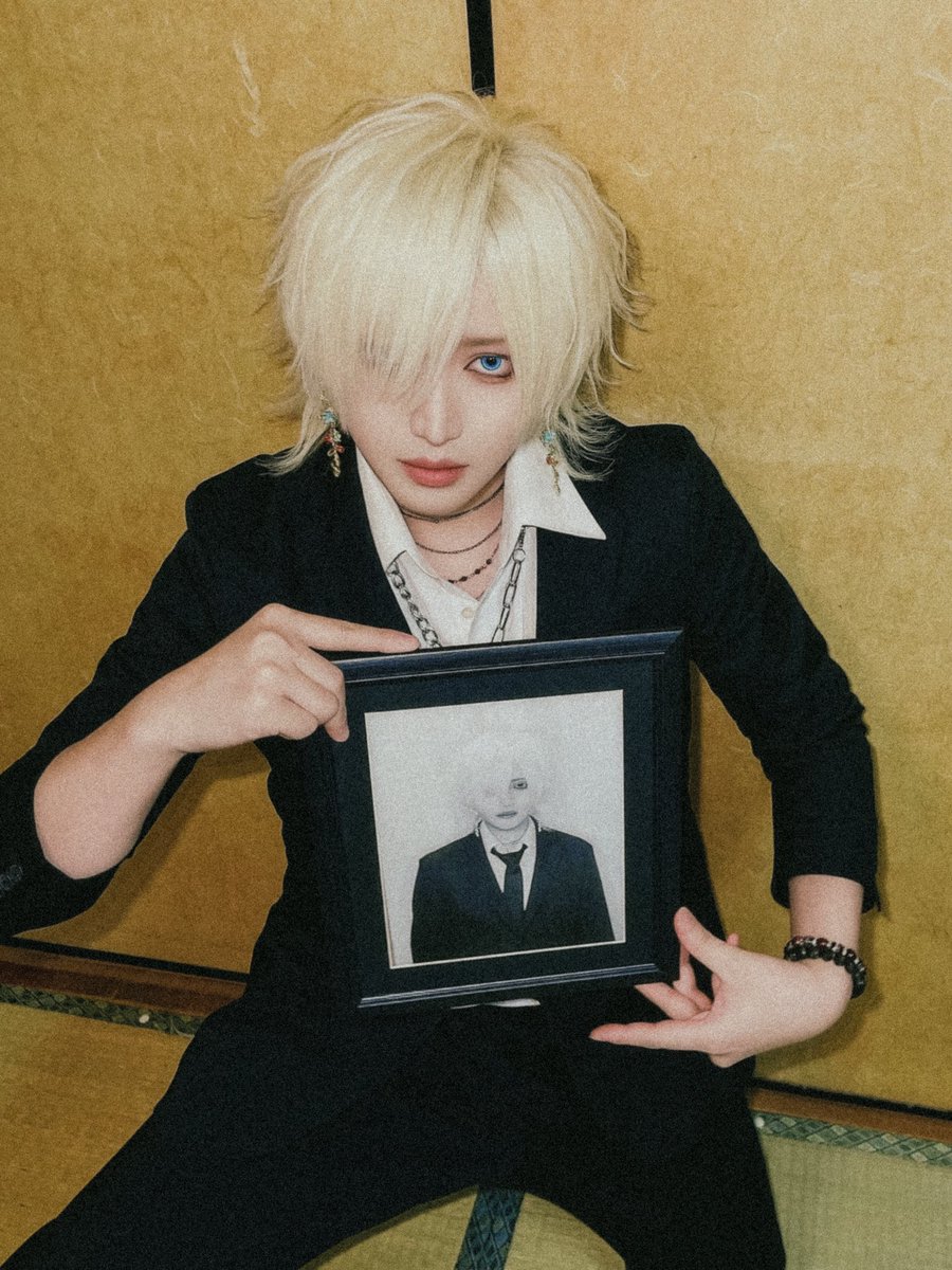 TaRock____'s tweet photo. 生生世世の本質は何も変わっちゃない。

会場で空間を共にしたあなたは、

それを体感してくれたと思っています。

どんなに毎日が苦しくても

ここが私とあなたの居場所だから。

久遠と雅と私がこれからも、

永遠を体現し、魅せ続ける。

いつか死を迎えるその日まで、

生きることを共にしよう。 https://t.co/m7QITxc8d4