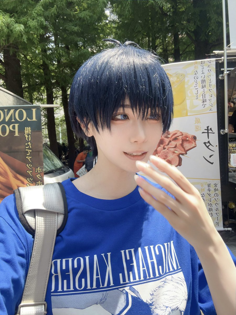 maru_mayoi's tweet photo. 暑すぎてkisコラボTお披露目 https://t.co/f54ThOy1YA
