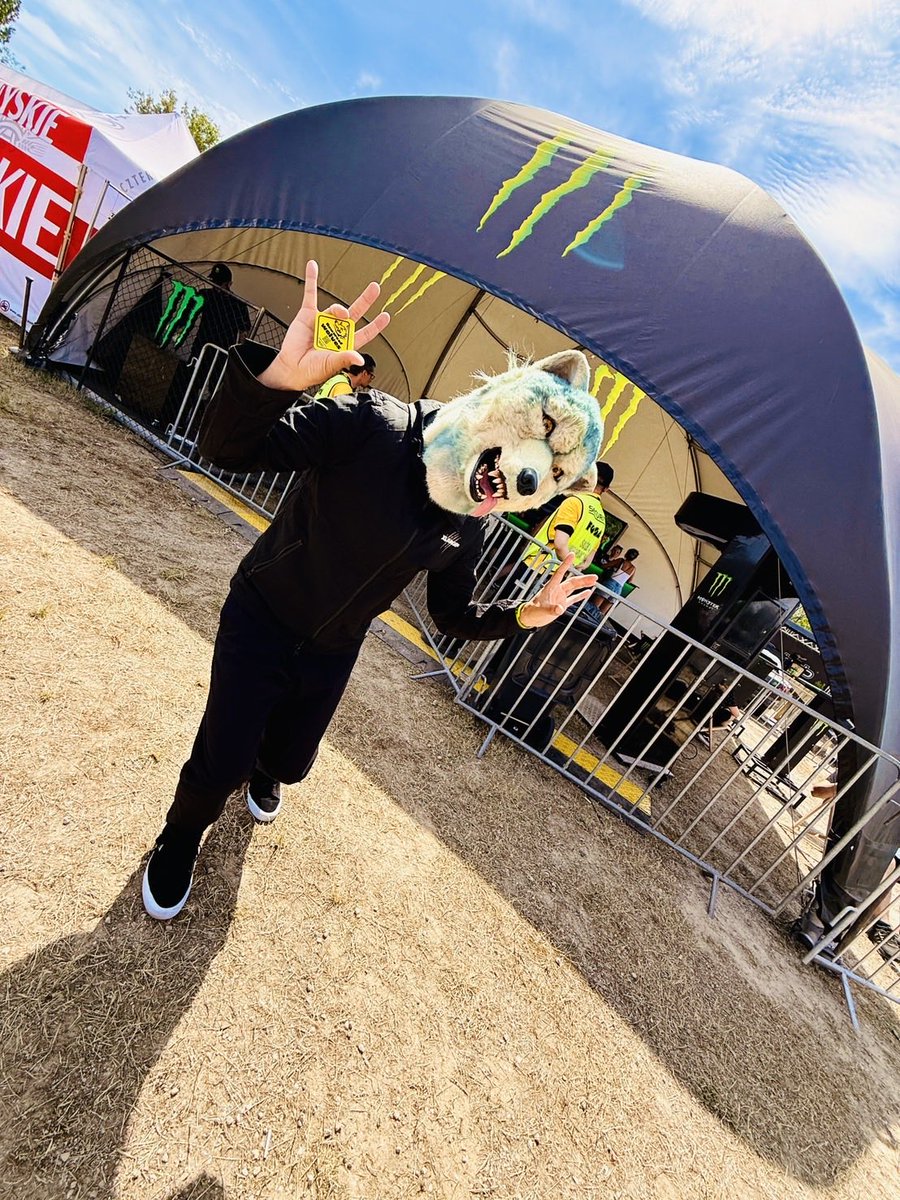 mwamjapan's tweet photo. Hurra! 
Witajcie wszyscy na Summer Punch Fest!

Wyjdę na scenę o 16:30〜

Zamierzam zadać porządny cios🔥
Cieszmy się muzyką rockową👊

#MANWITHAMISSION
#MWAM
#Summerpunchfes
#Warszawa
#Poland https://t.co/kZIqdthwTp
