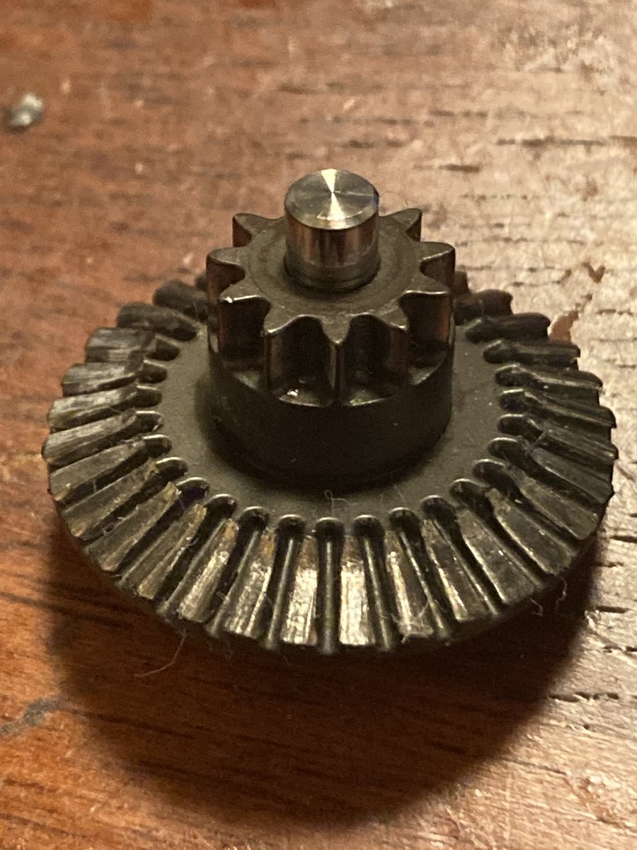 og12buddy's tweet photo. こんな感じ
軸受けも比較の為新品を用意したよd( ̄  ̄)
#DAS
#GDR15 https://t.co/hkeNKAcBpR