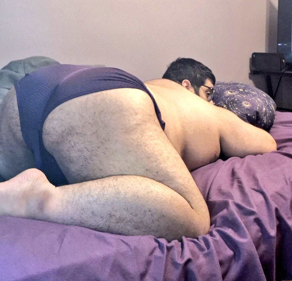 JWolf_27's tweet photo. Happy Thick Thursday hope yall like the little side view 🍑 😏 https://t.co/uIZ8EIpPU3