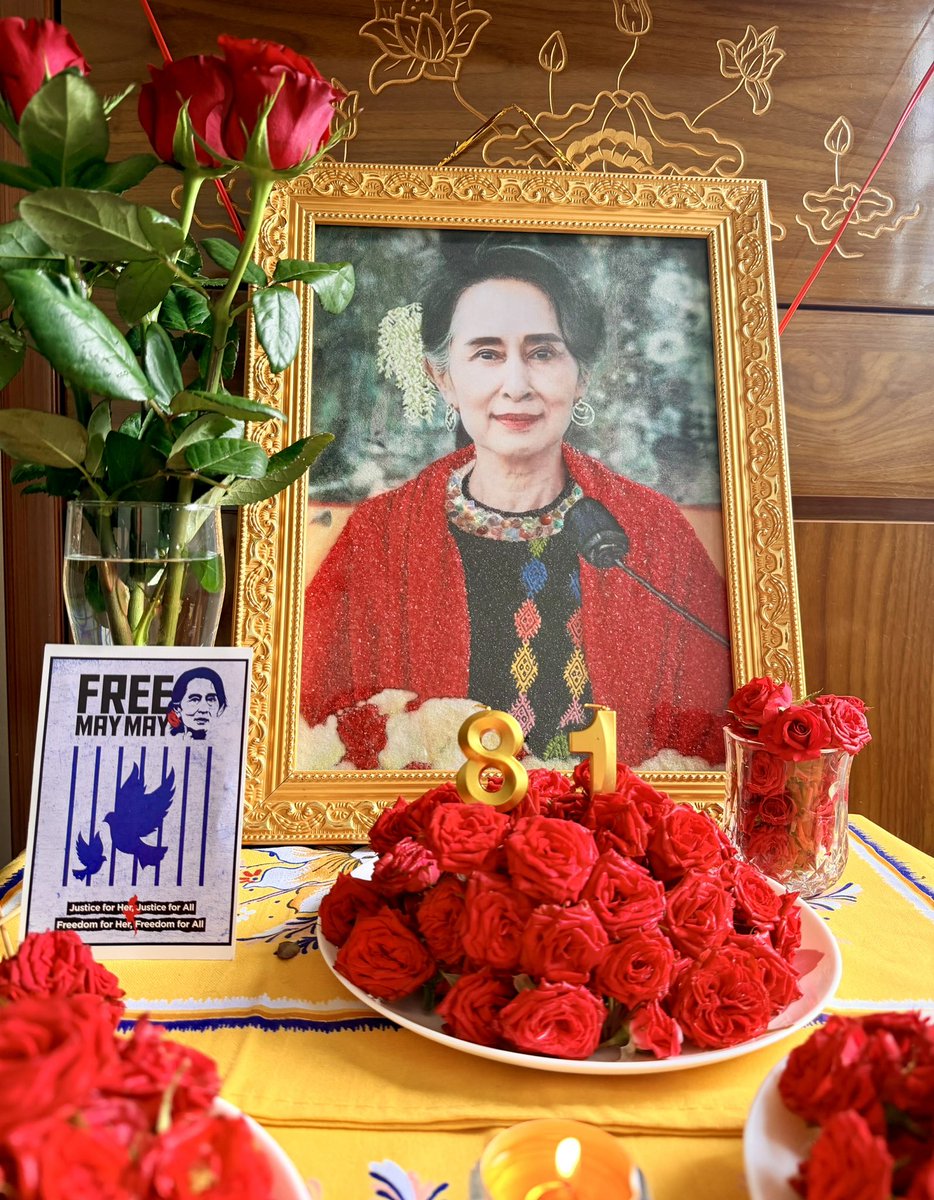 crystalkeyl's tweet photo. 🌹🌹Happy Birthday အမေစု 🌹🌹
🌹🌹ကျန်းမာပါစေ၊စိတ်နှလုံးအေးချမ်းပါစေ🌹🌹
🌹🌹အချုပ်နှောင်များမှ လွတ်မြှောက်ပြီး🌹🌹
🌹🌹အမေဖြစ်စေချင်တဲ့ ဆန္ဒတွေအားလုံး ပြည့်ဝပါစေ🌹🌹
🌹🌹🌹🌹🌹🌹🌹🌹🌹🌹🌹
#ROSEMovementRosesOfHope
#ProofOfLife
#JusticeForHerJusticeForAll
#FreedomForHerFreedomForAll
#FreeAungSanSuuKyi
#WhatsHappeningInMyanmar