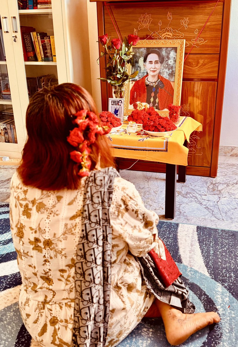 crystalkeyl's tweet photo. 🌹🌹Happy Birthday အမေစု 🌹🌹
🌹🌹ကျန်းမာပါစေ၊စိတ်နှလုံးအေးချမ်းပါစေ🌹🌹
🌹🌹အချုပ်နှောင်များမှ လွတ်မြှောက်ပြီး🌹🌹
🌹🌹အမေဖြစ်စေချင်တဲ့ ဆန္ဒတွေအားလုံး ပြည့်ဝပါစေ🌹🌹
🌹🌹🌹🌹🌹🌹🌹🌹🌹🌹🌹
#ROSEMovementRosesOfHope
#ProofOfLife
#JusticeForHerJusticeForAll
#FreedomForHerFreedomForAll
#FreeAungSanSuuKyi
#WhatsHappeningInMyanmar