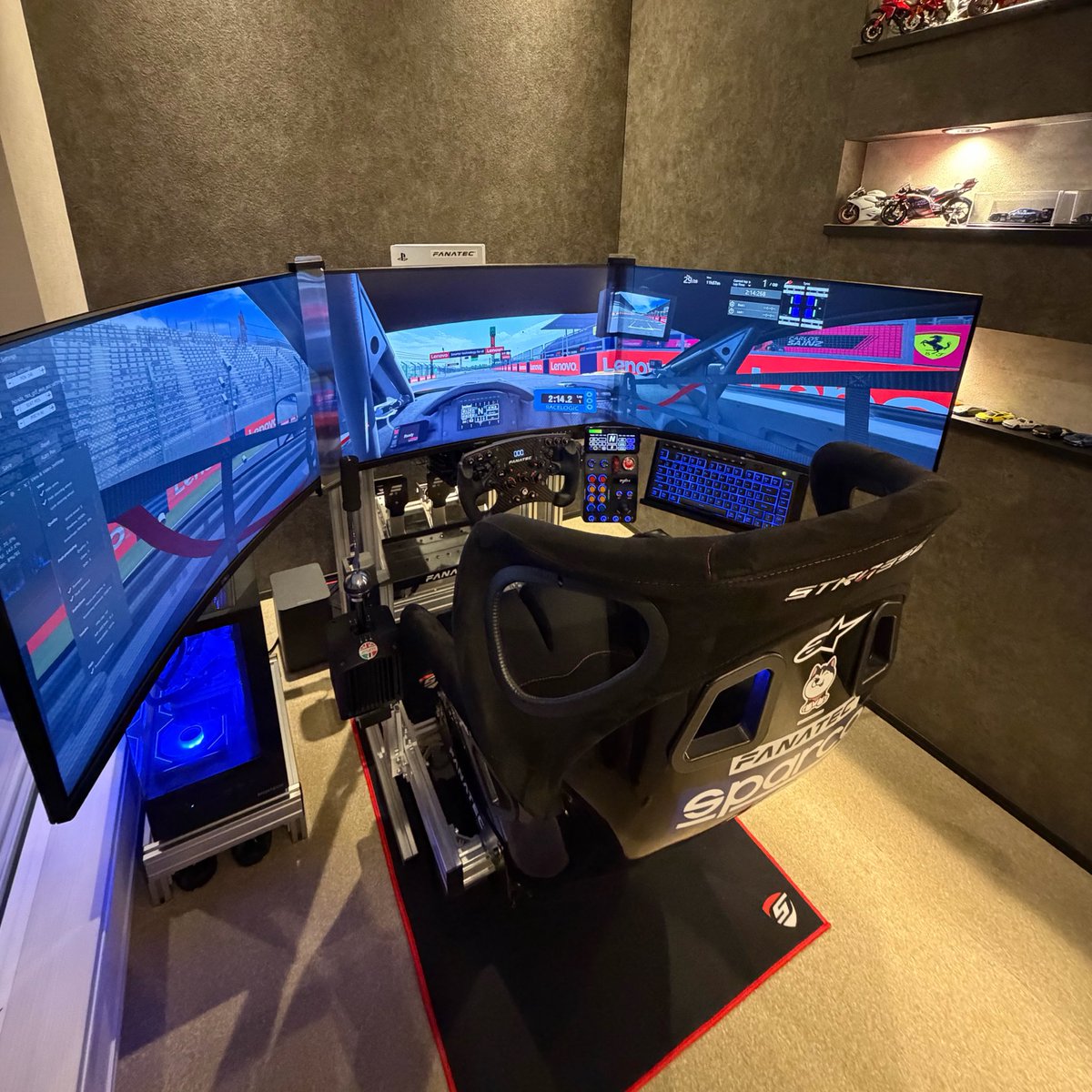 ryu_panigale's tweet photo. FANATEC
PCもPS5も使えるから最高😎

早くPodium Pedalsの3ペダル仕様欲しいな〜

待ち遠しい、、、😇 https://t.co/8Esup1WF7W