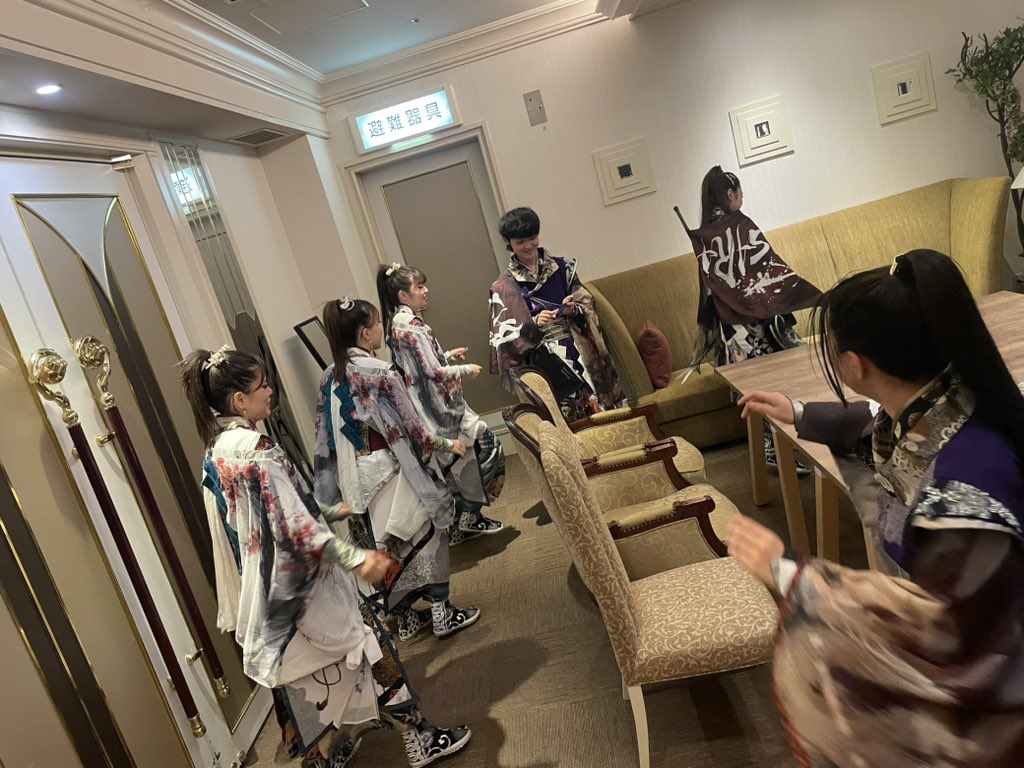 basara_sendai's tweet photo. 本日は宮城の企業様の懇親会にてご招待いただきました！！
私たちはお祭りだけではなく、企業イベントや奉納演舞など、様々な機会で出演させていただいております！
お問い合わせはDMにて✉️
また、素敵な会場をご用意下さり、演舞も最後まで観ていただいたパレスへいあん様、ありがとうございました！ https://t.co/vU2waCgqMP