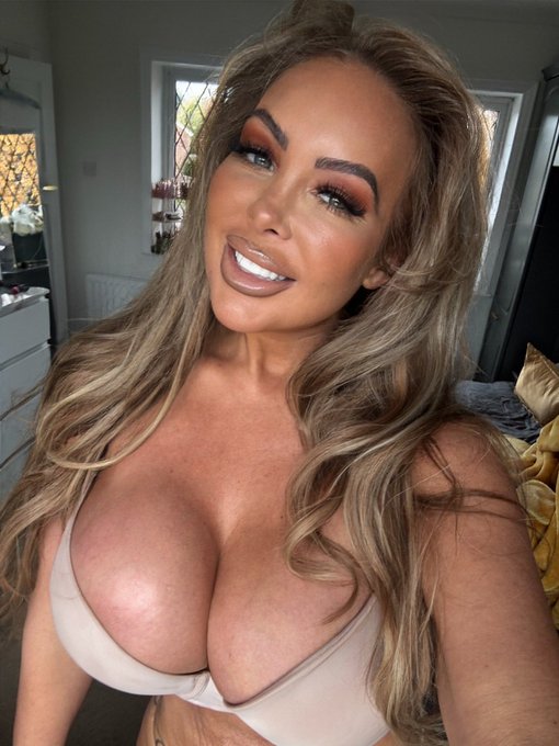 Levi (Jema Gilsenan) - be honest… what’s the first thing you’d say to me? 👀👇 https://t.co/mG1QzCb76q https://t.co/kP0zX6Pap7