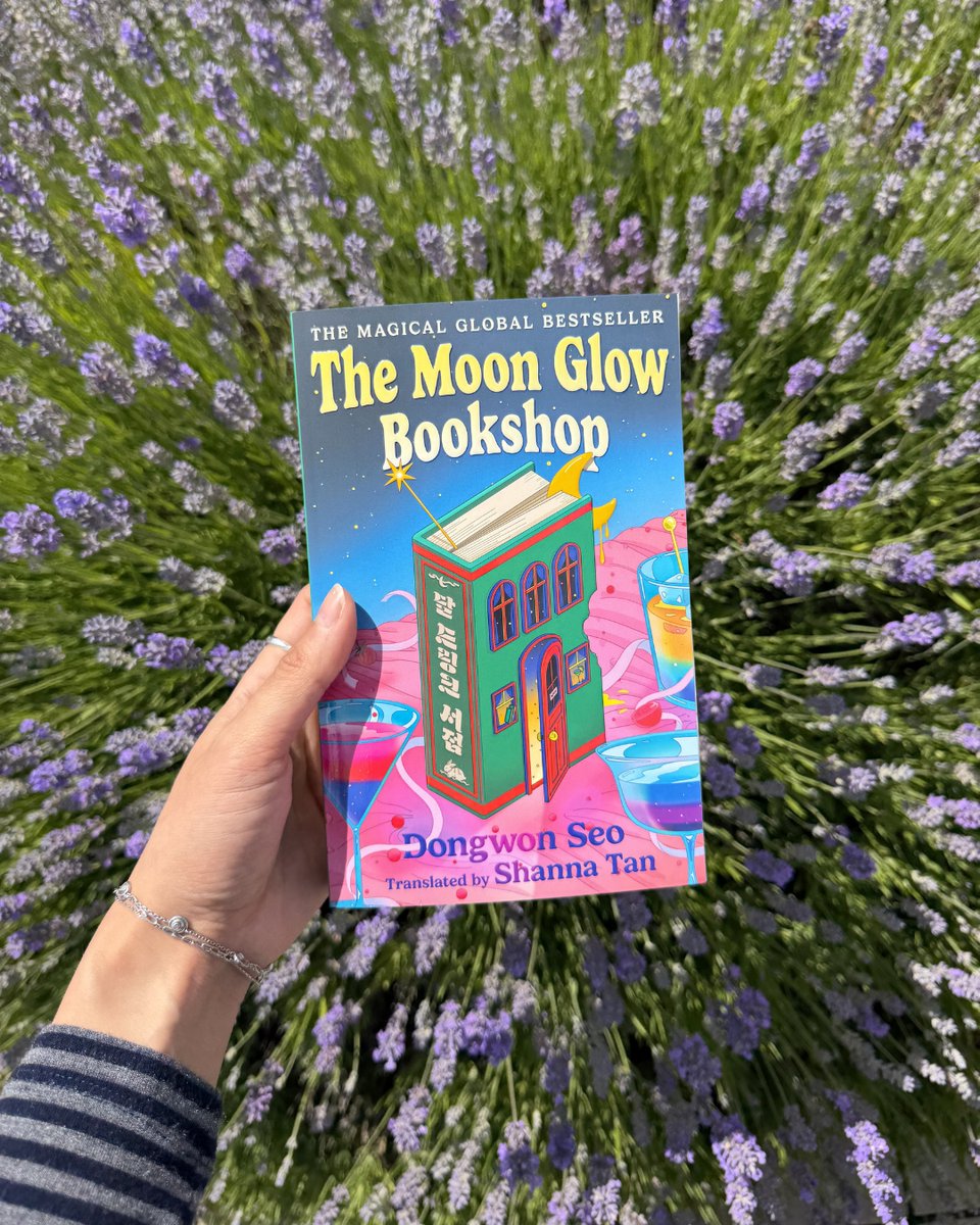 headlinepg's tweet photo. What if you could turn the pages of your own life, like the pages of your favourite book? 📖

Step into the magical and uplifting world of THE MOON GLOW BOOKSHOP, available at your local independent bookshop 💞 https://t.co/trCDeISYym

#TheMoonGlowBookshop #IndieBookshopWeek https://t.co/wOMUFsCK2G