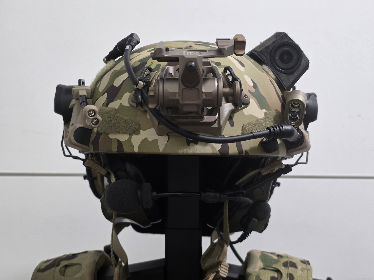 kashworthy9's tweet photo. Modern CAG Helmet setup has been finally done https://t.co/g1U5lzDLPn