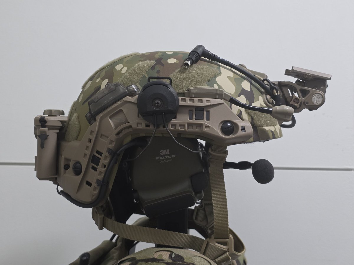 kashworthy9's tweet photo. Modern CAG Helmet setup has been finally done https://t.co/g1U5lzDLPn