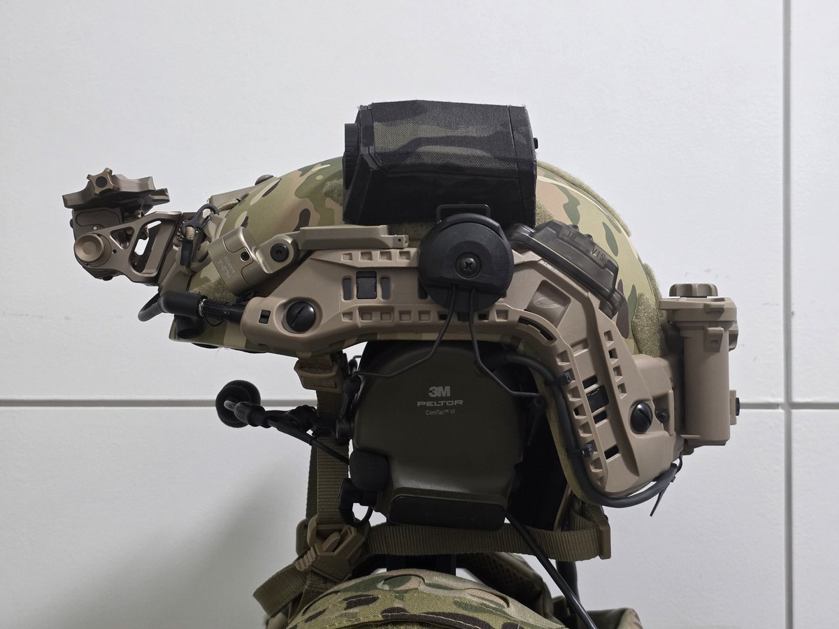 kashworthy9's tweet photo. Modern CAG Helmet setup has been finally done https://t.co/g1U5lzDLPn