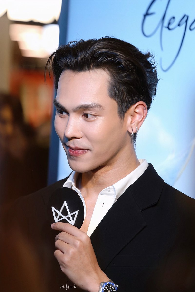 somm4fortw's tweet photo. คิดถึงแล้ว มีตารางงานใหม่ยังคะ? 😂

TRE AT LONGINES CTW
#LonginesTHxTRE
#treporapat
#ตรีภรภัทร https://t.co/HxiQk4Ksvu