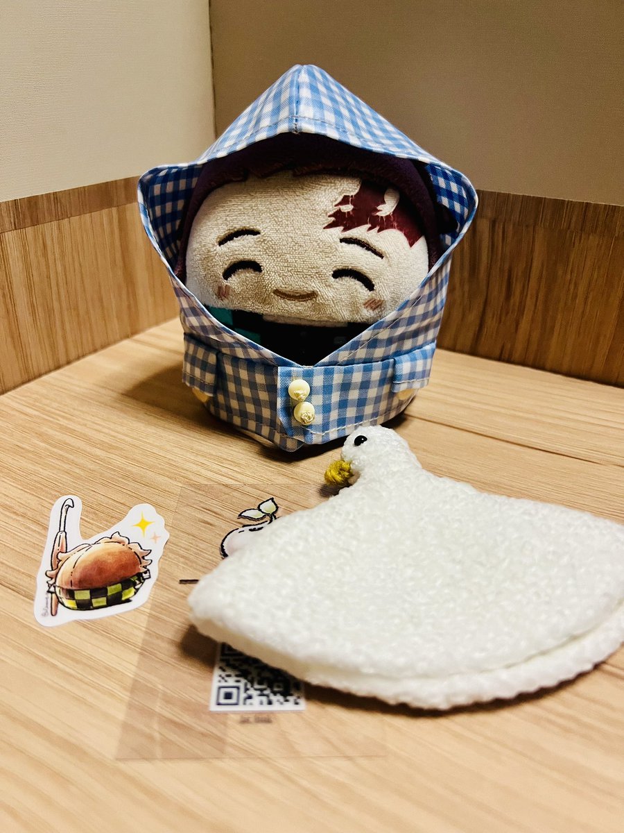 naonaonao510714's tweet photo. 豆つぶ🫘さん(@omame_no_nuiaka)の企画で当選したﾚｲﾝｺｰﾄと白い鳥さんの帽子が届きました❣️

めちゃくちゃ可愛いです🥰いつも凛々しいふわごくさんがﾚｲﾝｺｰﾄ着るととても可愛らしくなっちゃいます🩷
豆つぶ🫘さん、本当にありがとうございました❣️たくさん着ます❣️ https://t.co/AmKcr1Rcr7