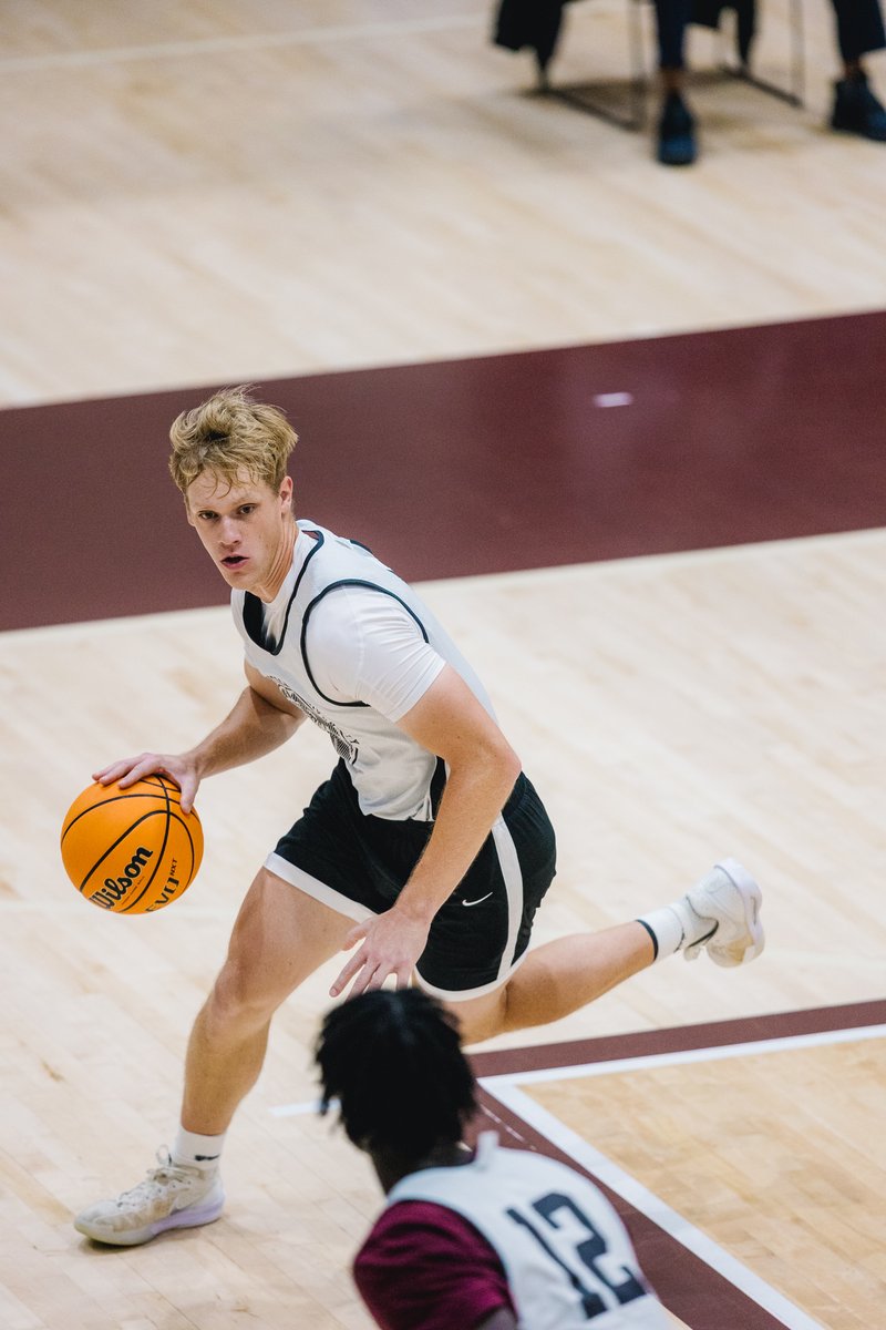 EKUHoops's tweet photo. 1st full team practice of the summer!
#𝗠𝗼𝘀𝘁𝗘𝘅𝗰𝗶𝘁𝗶𝗻𝗴𝟰𝟬𝗠𝗶𝗻𝘂𝘁𝗲𝘀𝗜𝗻𝗦𝗽𝗼𝗿𝘁𝘀 https://t.co/cWGucGT1Hs