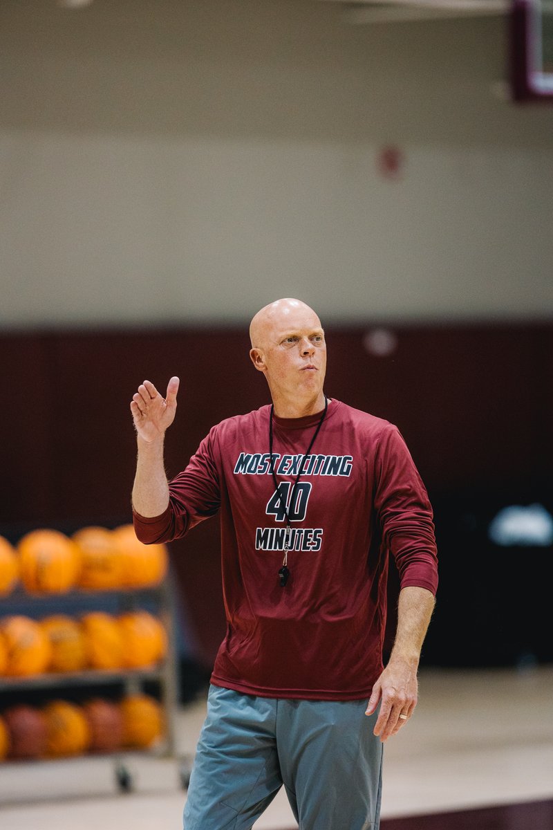 EKUHoops's tweet photo. 1st full team practice of the summer!
#𝗠𝗼𝘀𝘁𝗘𝘅𝗰𝗶𝘁𝗶𝗻𝗴𝟰𝟬𝗠𝗶𝗻𝘂𝘁𝗲𝘀𝗜𝗻𝗦𝗽𝗼𝗿𝘁𝘀 https://t.co/cWGucGT1Hs
