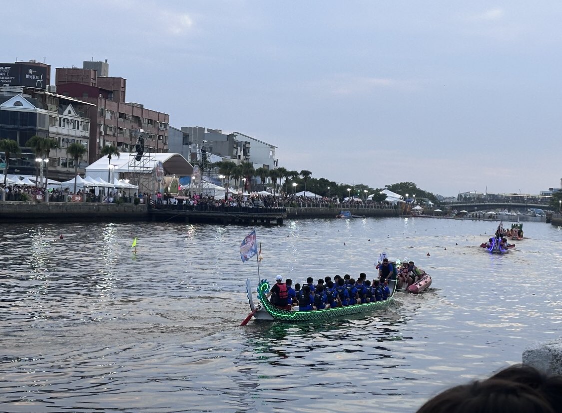 luxi_YA's tweet photo. In Taiwan, the Dragon Boat Festival is full of rhythm, team spirit, and summer energy. https://t.co/J0qGE2PBlG