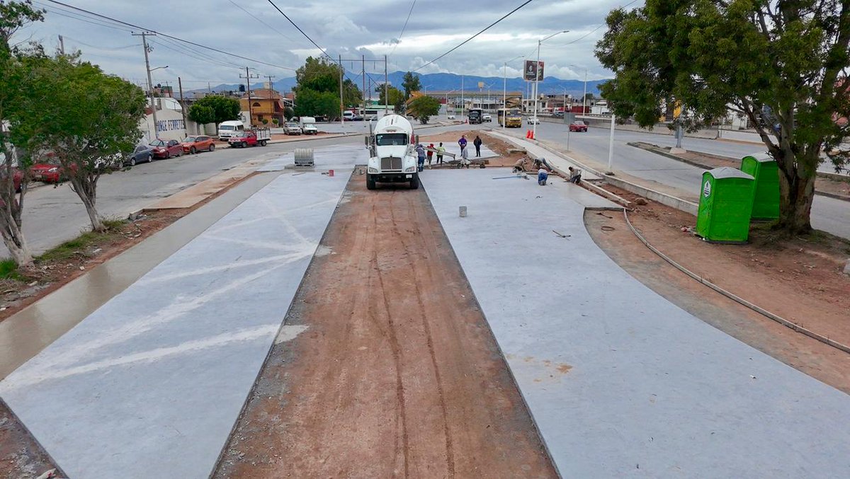 sanluisatiempo's tweet photo. #Metrópoli | Parque lineal en Circuito Potosí con destacado avance para las familias soledenses 
#Soledad #Obras #ParqueLineal 
https://t.co/UTZdHGY45D https://t.co/6RMDfENDgt