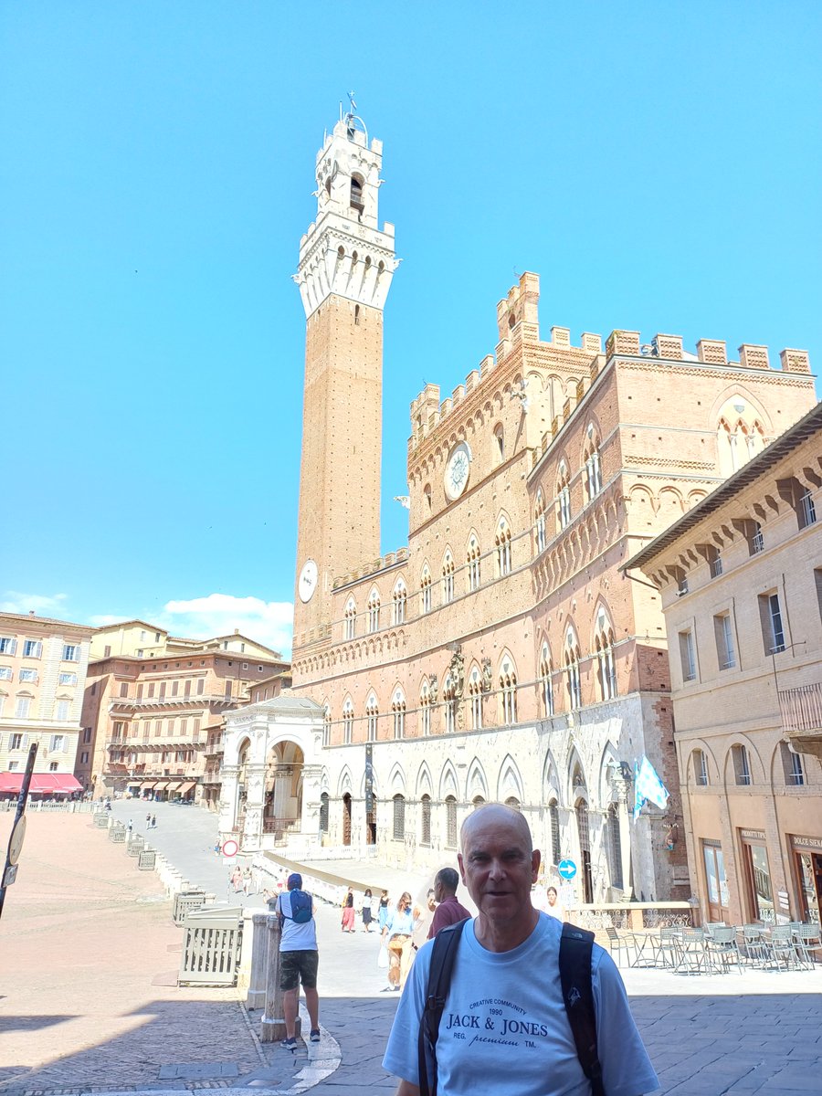 Bobfox_76's tweet photo. #Siena https://t.co/kiOfoIYlnY